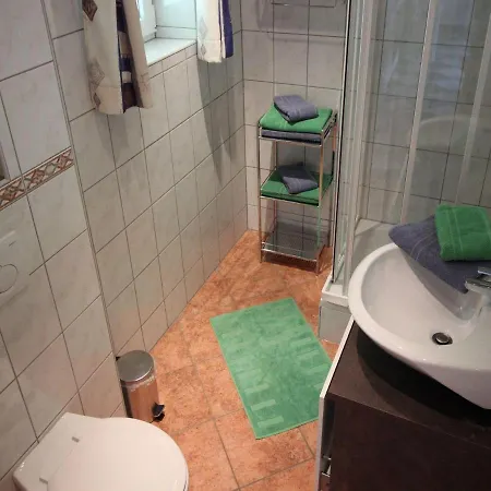 Apartment Appartement-4-mit-2-schlafzimmern-und-balkon Flattach